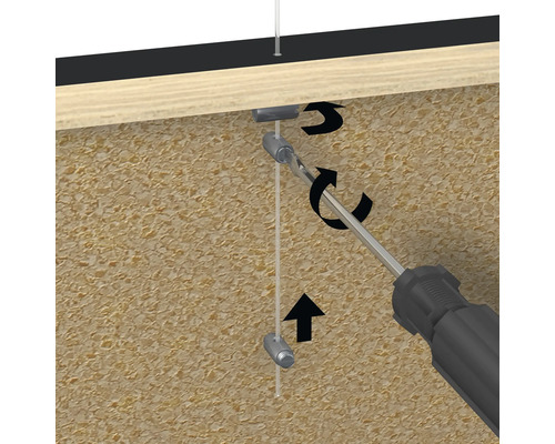 Installatiescène voor een ophangsysteem voor plafondmontage met staalkabel en schroevendraaier.