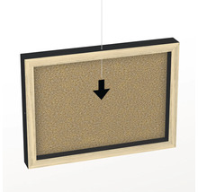 Prikbord met houten frame en ophangsysteem