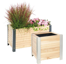 Twee houten plantenbakken met planten