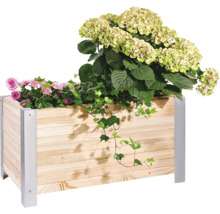 Houten bloembak met rozen en hortensia''s