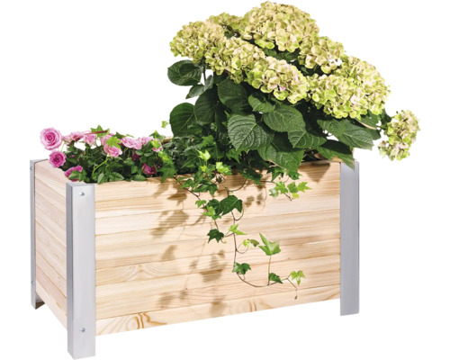 Houten bloembak met rozen en hortensia''s