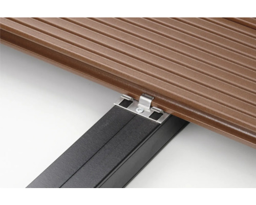 Terrasplank met onderconstructie en bevestigingsclip