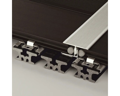 Terrasplanken met onderconstructie, bevestigingsclips en afwerkingsprofiel