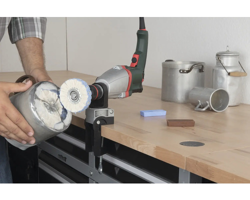 Polijstmachine om een container in een werkplaats te polijsten