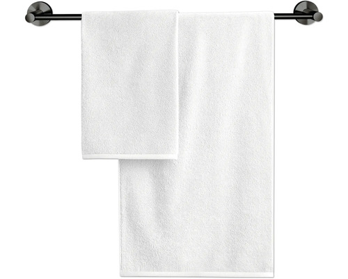 Twee witte handdoeken hangen aan een handdoekrek.