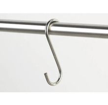 S-vormige haak van metaal aan een stang