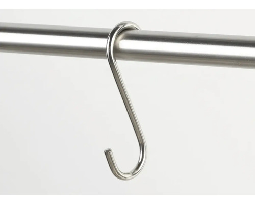 S-vormige haak van metaal aan een stang