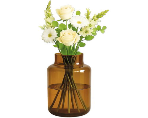 Boeket met rozen en madeliefjes in een glazen vaas