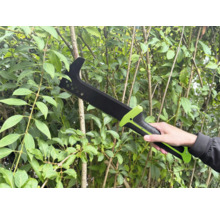 Handzaag voor de tuin met gebogen blad voor tuinwerkzaamheden