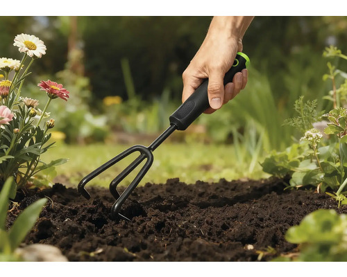 Tuinhark in gebruik in een tuinbed