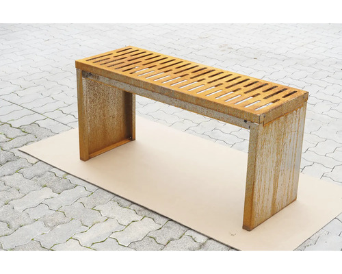 Metalen bank met roestlook voor buiten