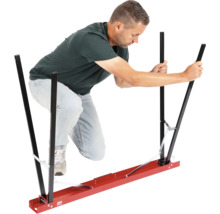 Man bedient een draaghulp voor gipsplaten