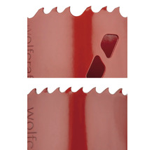 Gedetailleerde opname van een gatenzaag met tanden en uitsparingen.