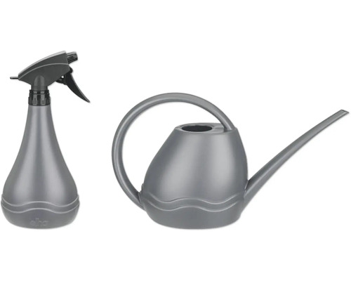 Plantenspuit en gieter van kunststof