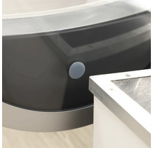 Detailopname van een bad met afvoerkop