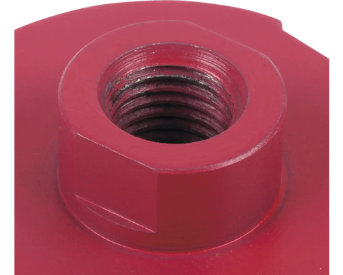 Detailopname van een rode metalen gereedschapshouder met binnendraad.