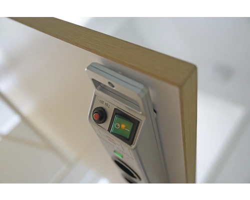 Stekkerdoos met schakelaar gemonteerd op tafelblad