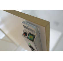 Stekkerdoos met schakelaar gemonteerd op tafelblad