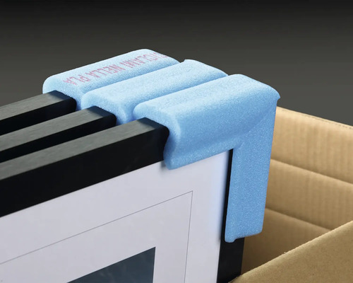 Schuimbeschermers op een fotolijst voor veilig transport