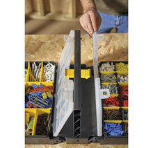 Open gereedschapskist met diverse schroeven en pluggen