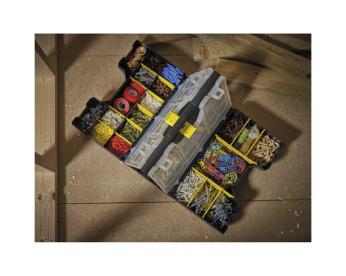 Open gereedschapskoffer met diverse kleine onderdelen zoals schroeven, pluggen en afdichtingen