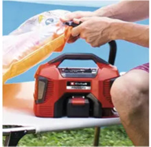 Einhell acculuchtpomp pompt een zwemband op