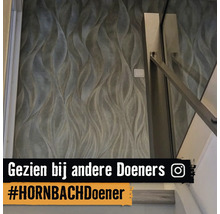 Wanddecoratie met structuurbehang in de gang