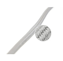 Flexibele metalen slang met close-up van de textuur