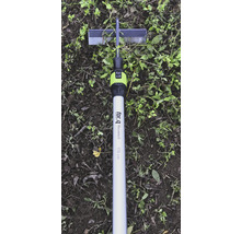 for_q fitconnect pendelschoffel met 150 centimeter aluminium steel op aarde met onkruid.