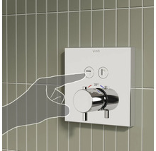 VitrA inbouw thermostaatkraan met vierkante chromen afdekplaat, drukknoppen voor bad en douche en temperatuurregelaar op 38 graden.