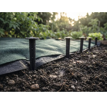 Grondpennen voor het bevestigen van onkruiddoek in de tuingrond.