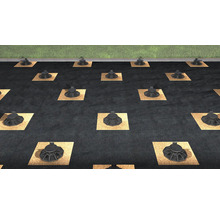 Verstelbare terrasdragers voor de aanleg van een terras, geplaatst op vierkante onderlegviltjes en worteldoek.
