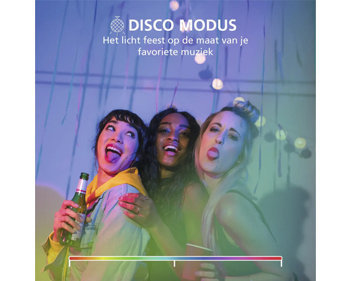 Drie vrouwen vieren feest met gekleurde verlichting die meebeweegt op de muziek. Tekst: Disco Modus.