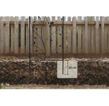Klimrek met vogelmotief, toont een insteekdiepte van 30 centimeter in de grond.