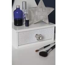 Decoratief stilleven met cosmetica en kaptafel