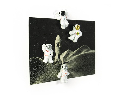 Decoratieve magneten met ruimtethema en astronautfiguren
