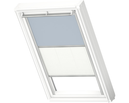 Dakvenster met rolgordijn en plissé