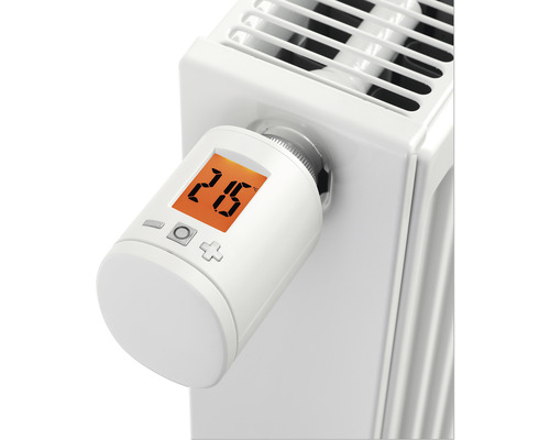 Digitale radiatorknop op radiator gemonteerd