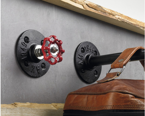 Wandgarderobe in industrieel ontwerp met twee houders en een stang