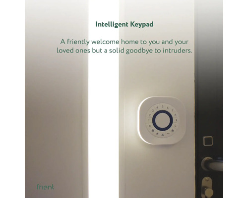 Intelligent toetsenpaneel voor het bedienen van het alarmsysteem aan de muur naast een deur