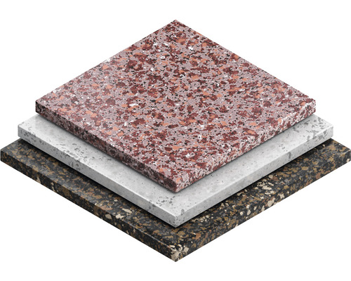 Decoratieve platen in verschillende ontwerpen op elkaar gestapeld