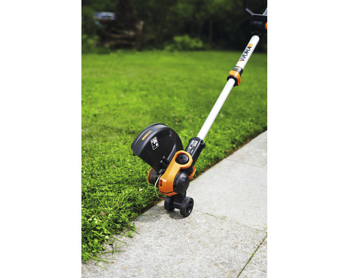 Grasmaaier met wielen voor gebruik in de tuin