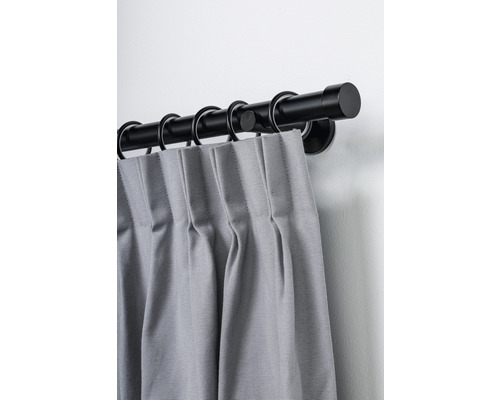 Gordijnroede met ringen en gordijn