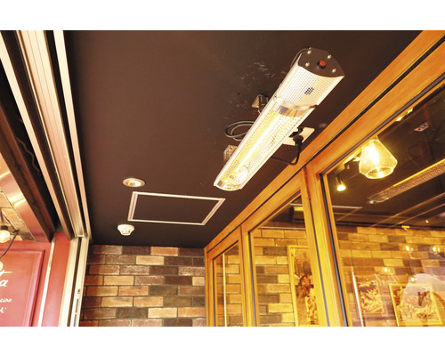 Plafond gemonteerde terrasverwarmer binnenshuis