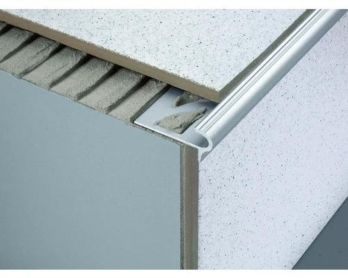 Tegelhoek met tegelprofiel en tegellijm