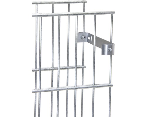 Gedetailleerde weergave van een hekwerk met bevestiging