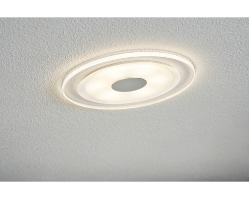 Ovale plafondlamp met ledverlichting aan het plafond