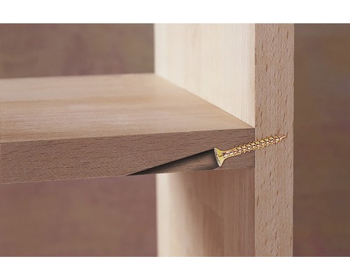 Detailopname van een houten plankconstructie met een schroef