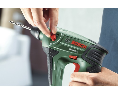 Bosch UneoMaxx accuboormachine met boor en bedieningselement