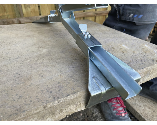 Steenklem voor het optillen van stenen platen